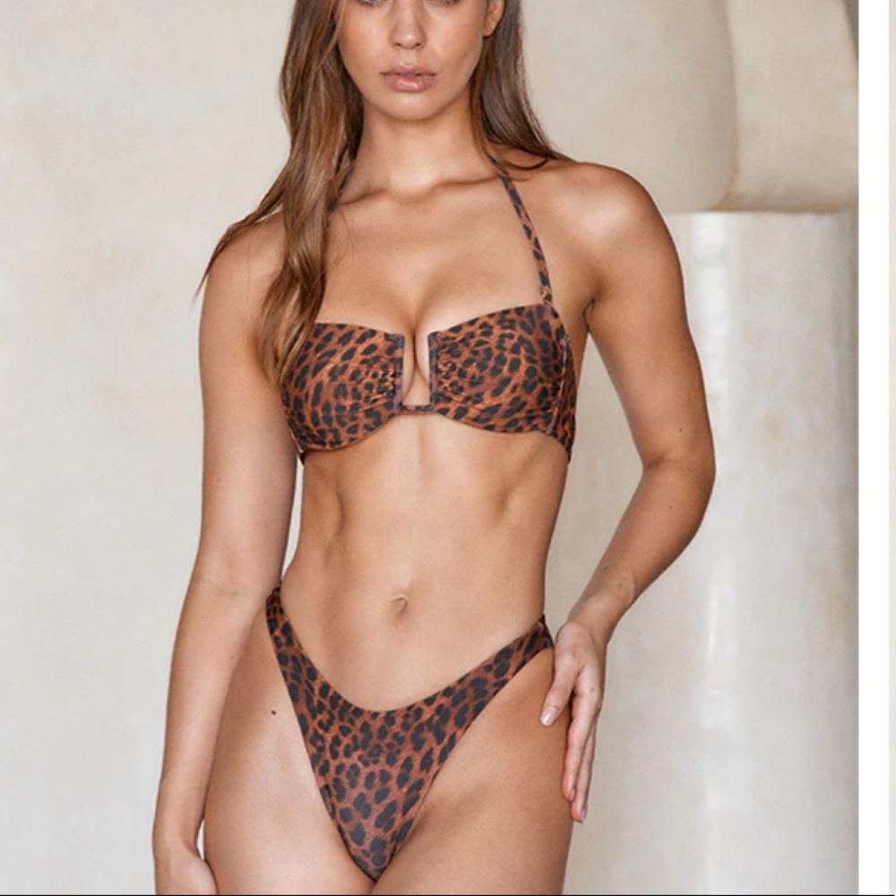 Monday swimwear - 2 medium bikini tops and 1 medium bottom